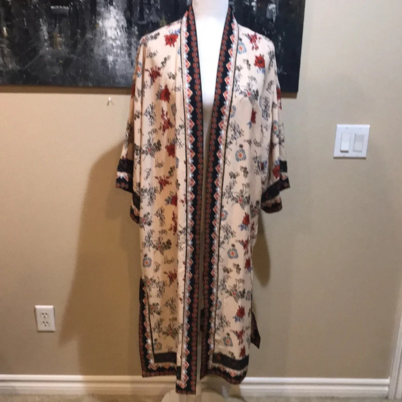 NWT Max Studio Floral Black and Cream w/Open Front and Side Slits-Size M - Picture 1 of 11